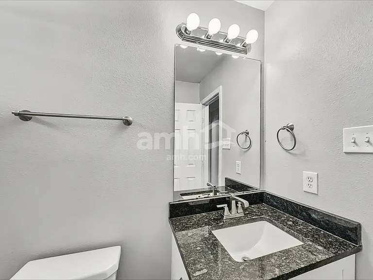 13211 Ambrosa Dr — Photo 12