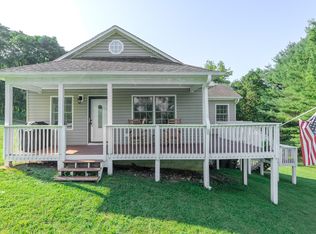 2135 5th St, Radford, VA 24141