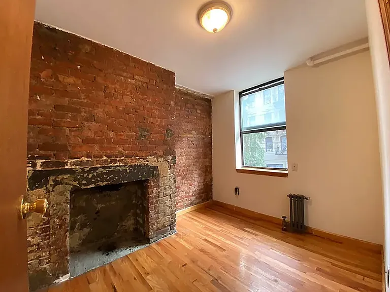 519 E 12th St #4F — Photo 7