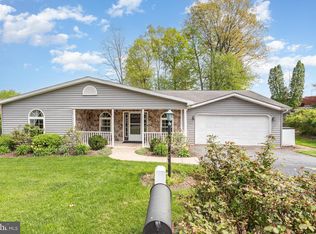140 Bobby Jones Dr, Etters, PA 17319