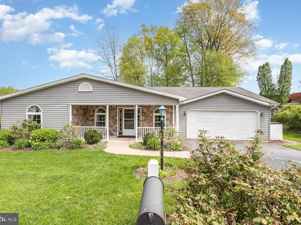 140 Bobby Jones Dr, Etters, PA 17319