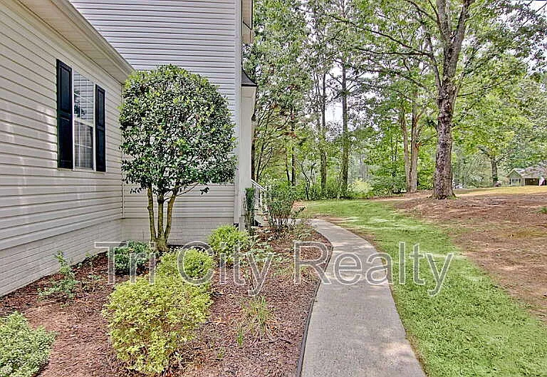49 Montrose Ln — Photo 6