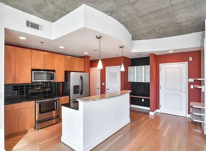 950 W Peachtree St — Photo 3