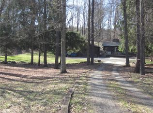 6585 Wayland Rd, Ravenna, OH 44266