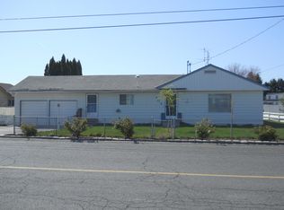 702 N 3rd St, Grandview, WA 98930