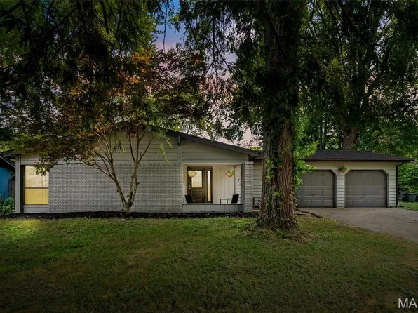 102 Gale Dr, Fairview Heights, IL 62208