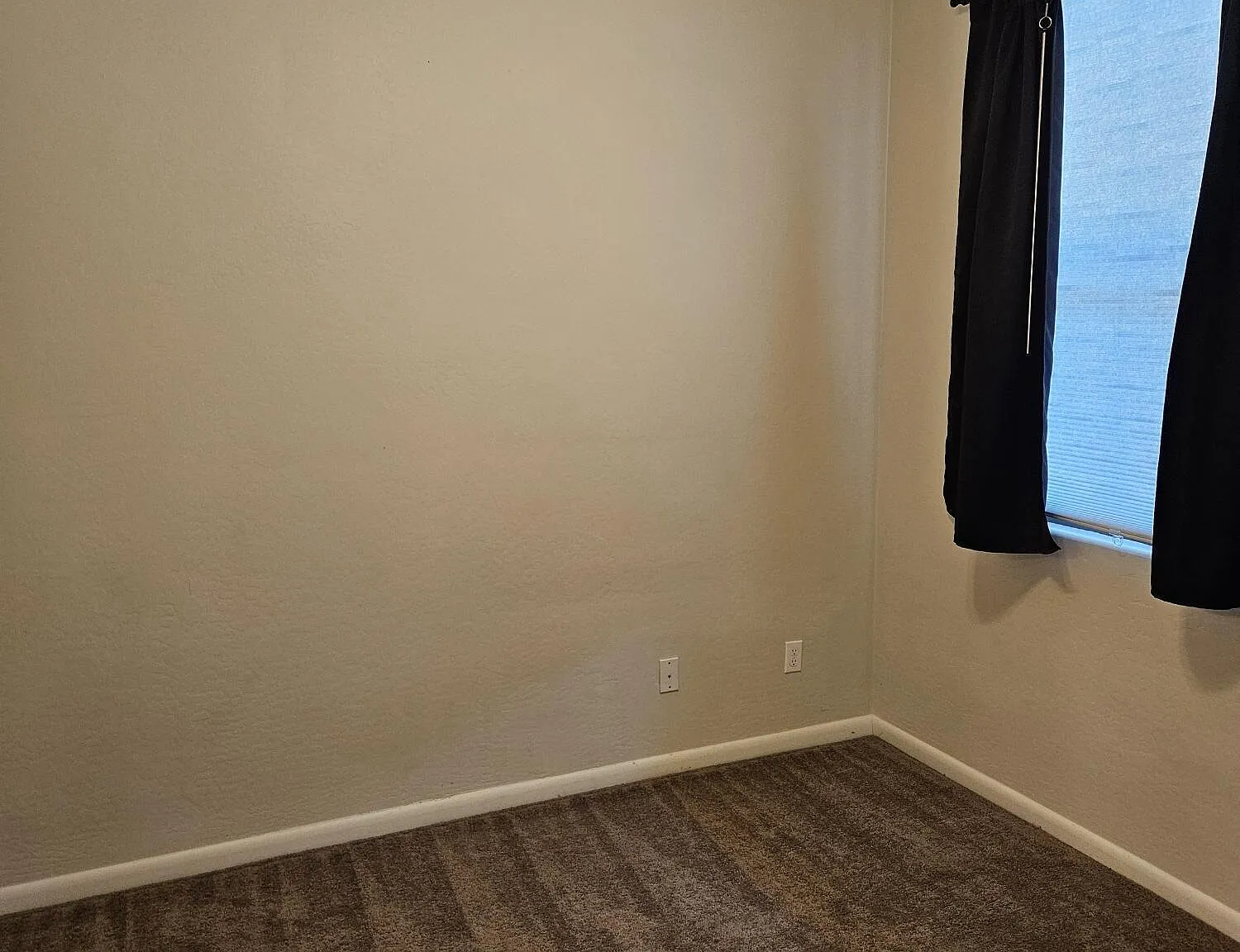 3 bed, 3.5 bath, 1582 sqft, $2,700 — Photo 3