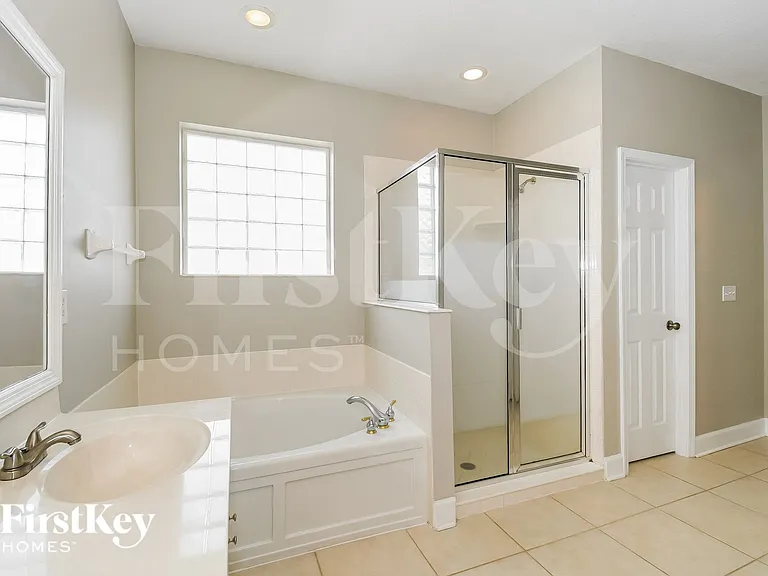 2305 Yellow Jasmine Ln — Photo 10