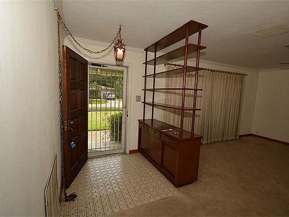 OPEN LIVINGROOM