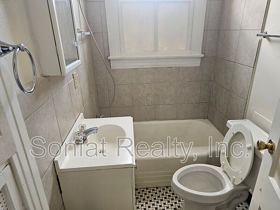 5th image of 215 N Pierce St