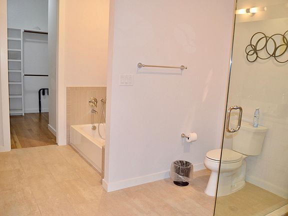 4th image of 1112 E Euclid Ave