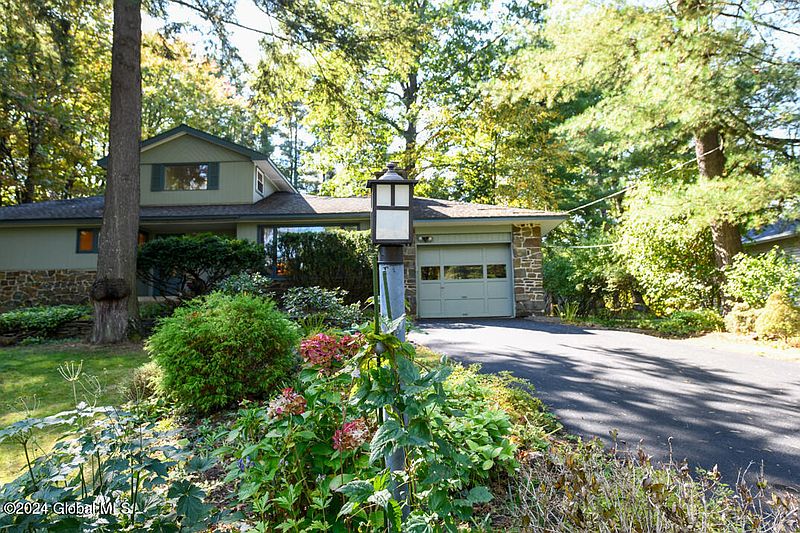 5th image of 51 Westphal Drive