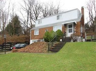3230 Hebron Dr, Pittsburgh, PA 15235