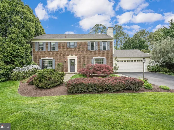 9808 Kohoutek Ct, Vienna, VA 22182