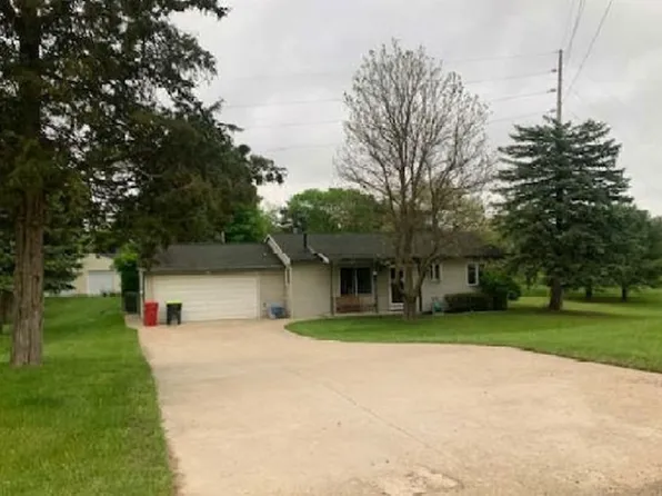 951 Old Plank Rd, Milford, MI 48381