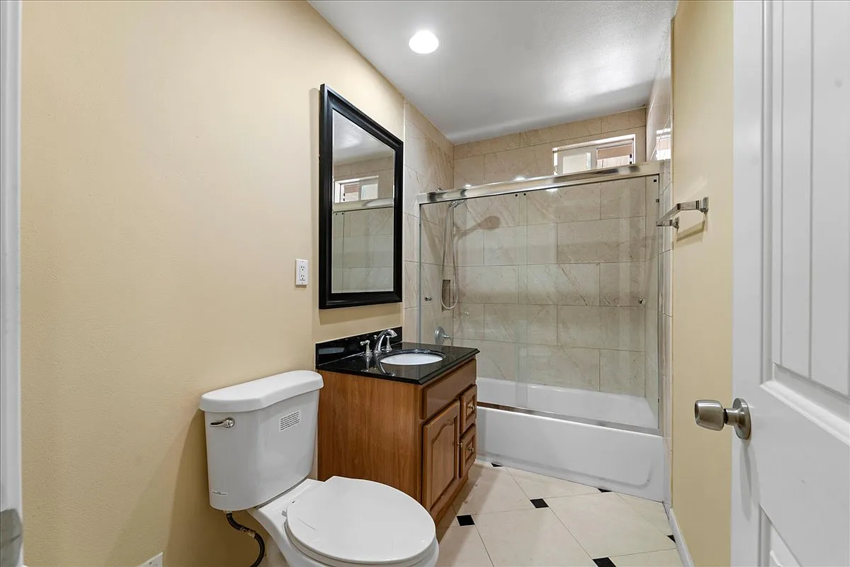 2 bed, 1118 sqft, $3,500 — Photo 2