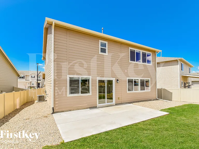 7687 Benecia Dr — Photo 15