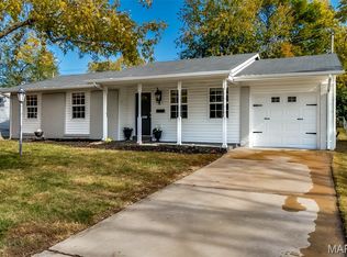 2190 Glenoro Dr, Florissant, MO 63033