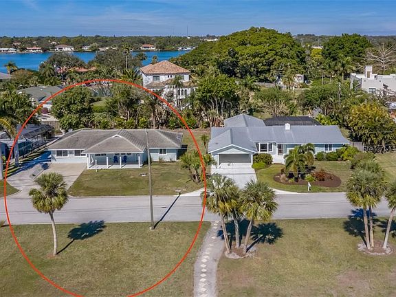 4th image of 308 Sunrise Dr