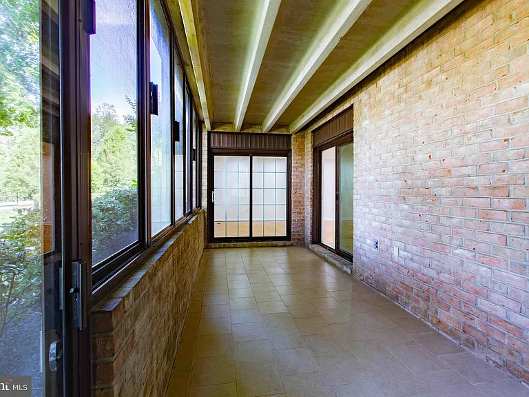 1 Stonehenge Cir #2 — Photo 34