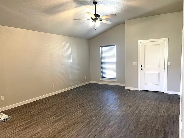 1200 Hogback Way — Photo 4
