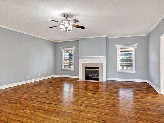 3rd image of 5568 Willow Oak Dr