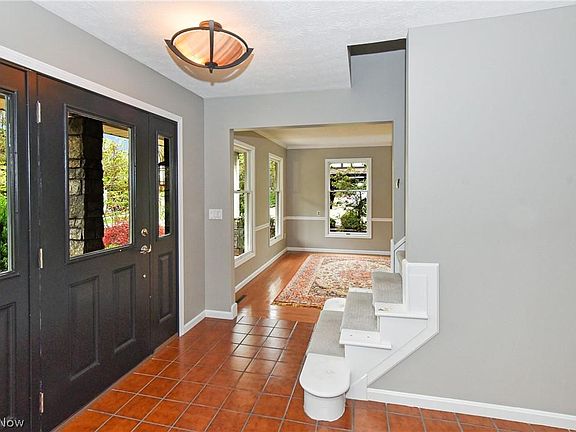 2nd image of 6554 Queens Way