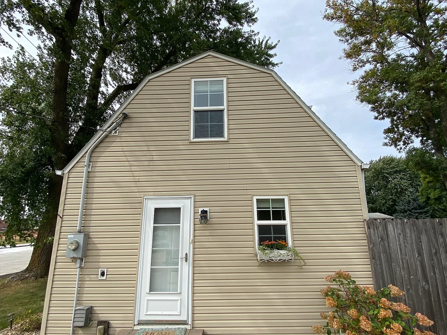2 bed, 1382 sqft, $1,100 — Photo 2