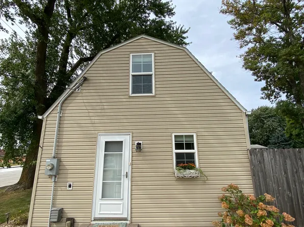 512 23rd St, Spirit Lake, IA 51360