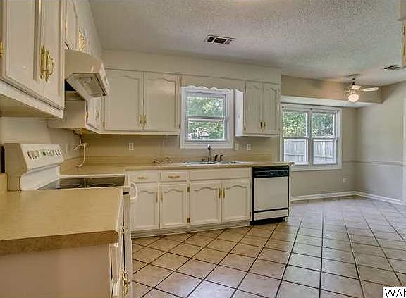 2nd image of 3911 Lee Ave