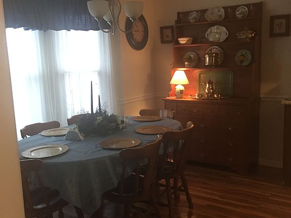 4th image of 831 Sommerville Cres