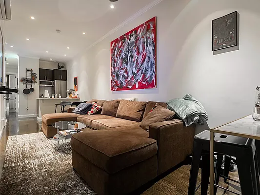 Rented by Avenues Real Estate | media 29