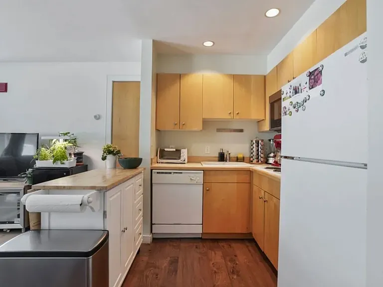 131 Tremont St #6D — Photo 4
