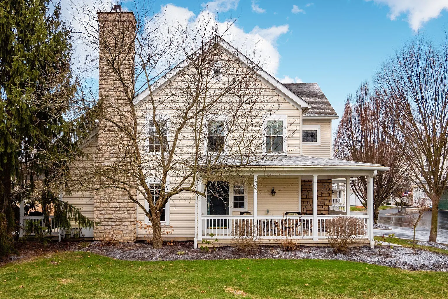 345 Sycamore Woods Ln photo 1