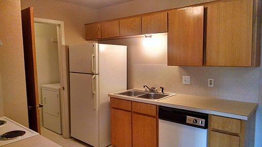 2nd image of 1801 N Main St APT O