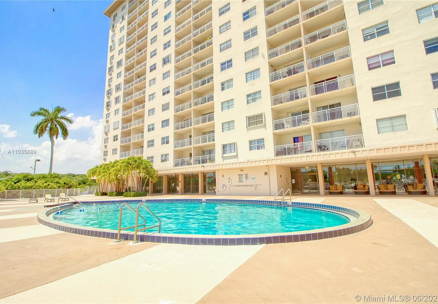 1 bed, 720 sqft, $1,750 — Photo 3