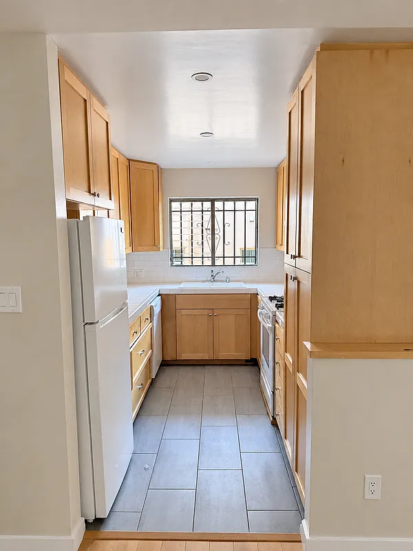 1 bed, 1.0 bath, 930 sqft, $2,295 — Photo 1