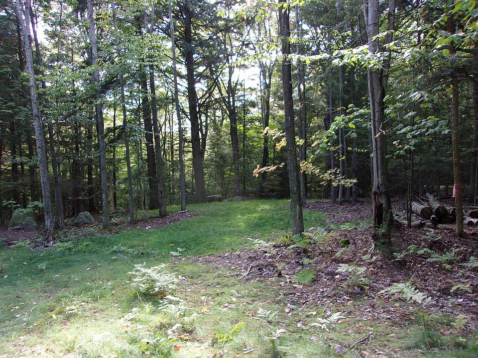 2nd image of 1580 Lakeview Rd