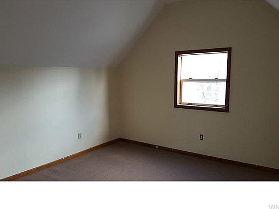 3rd image of 79 Briscoe Ave