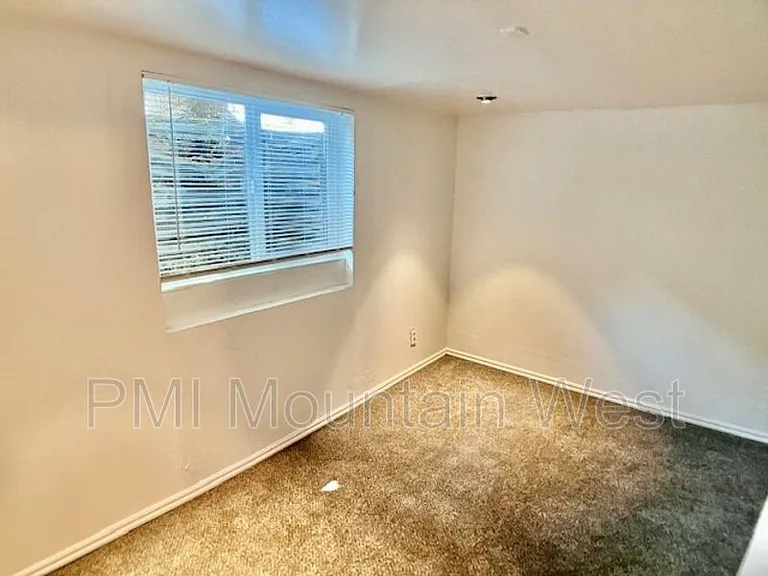 2186 N 1965 E — Photo 27