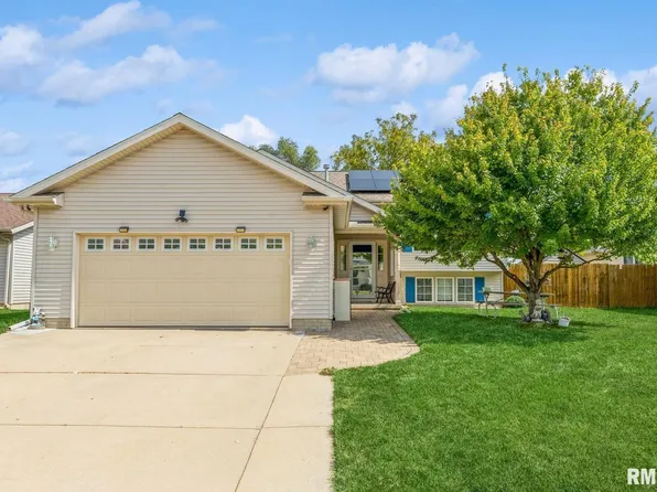 1913 13th St, Silvis, IL 61282