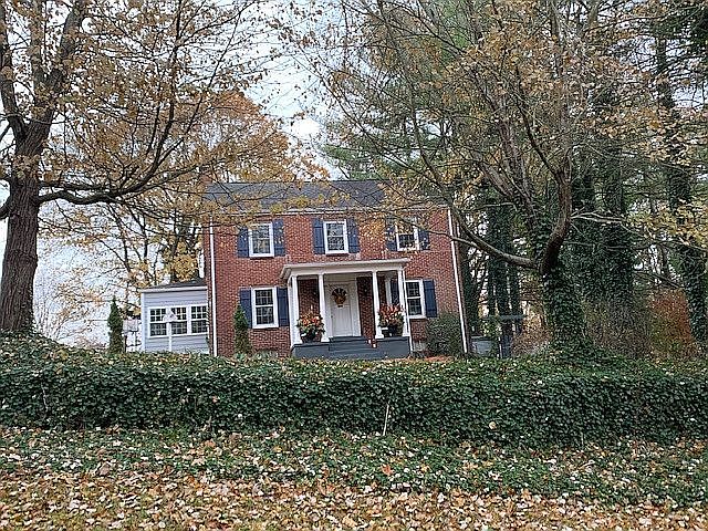 2nd image of 592 Prospect Ave