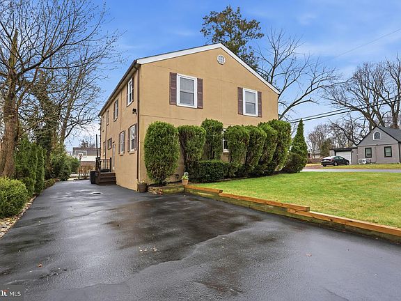 4th image of 1607 Forrest Ave