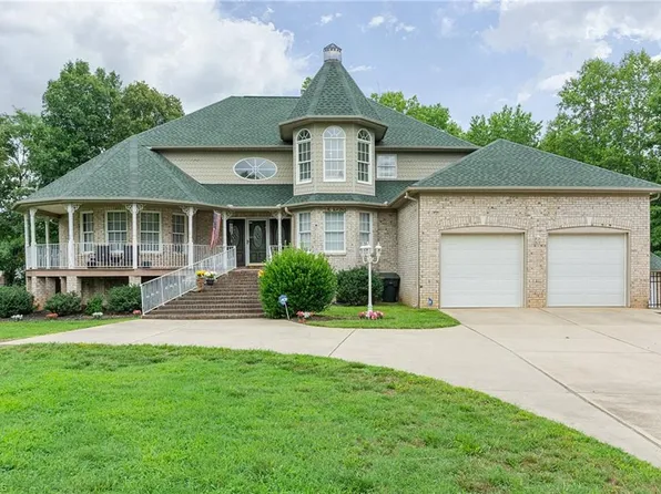 2403 Brewington Sibert Pl, Greensboro, NC 27406