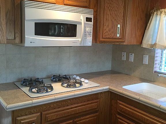 Stove, microwave/convection 