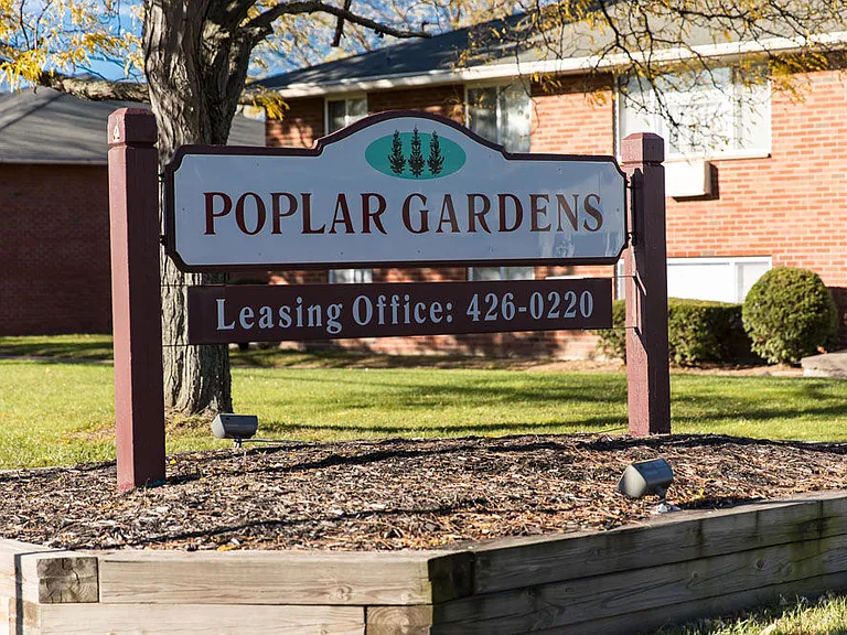 Poplar Gardens — Photo 2
