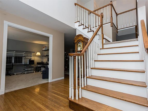 3rd image of 2729 Towne Crest Dr