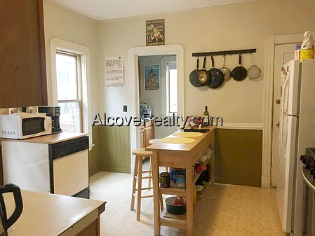 4 bed, 1.0 bath, $4,800 — Photo 3