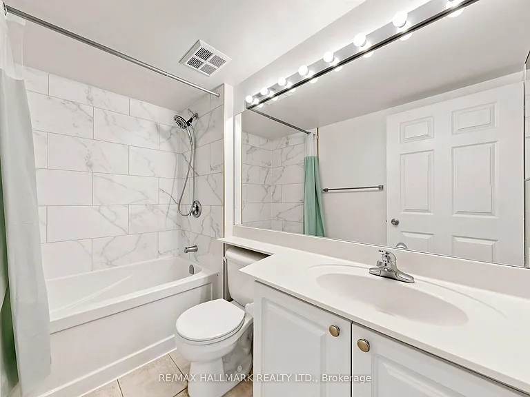 35 Finch Ave E #1808 — Photo 21