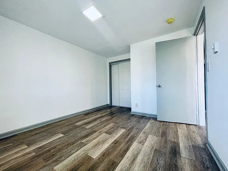 807 Burwood Ave — Photo 5